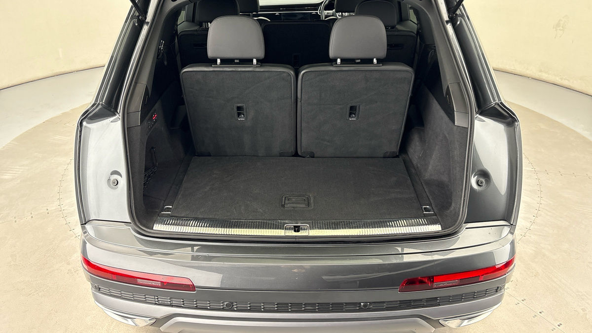 Audi Q7 Image 11