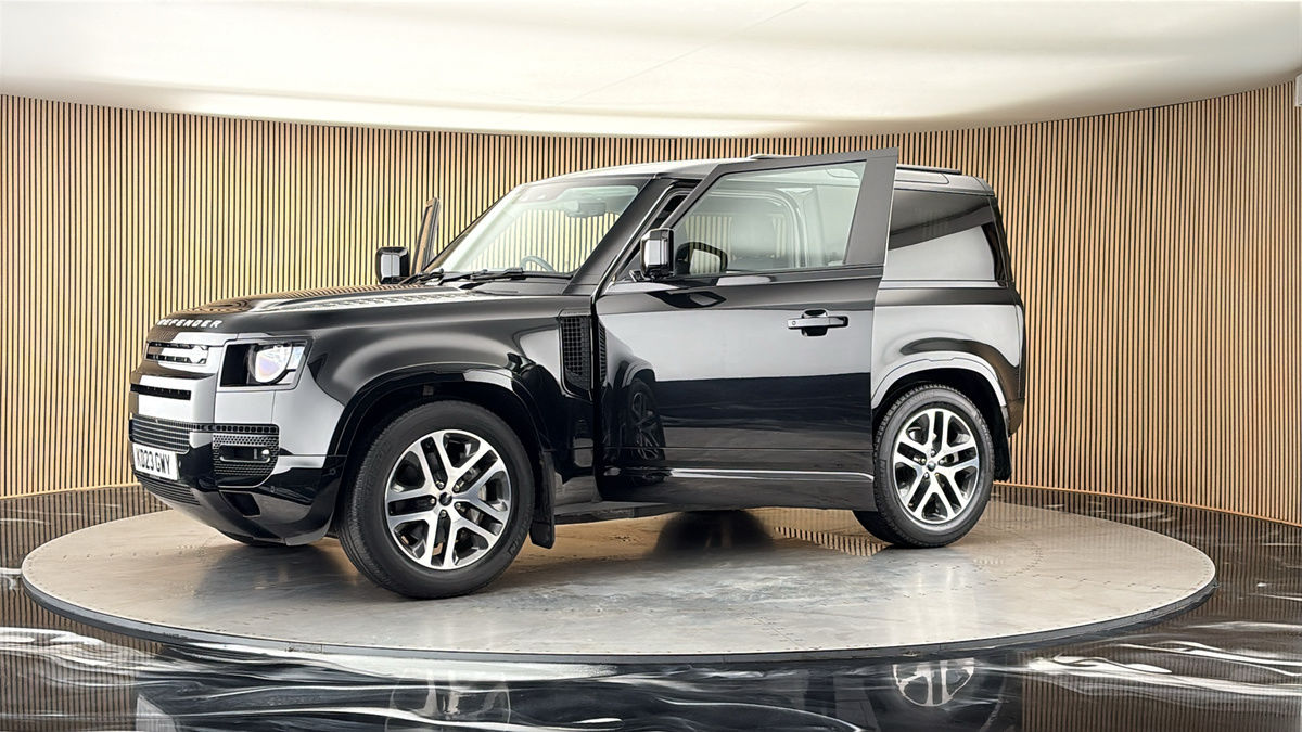 More views of Land Rover Defender 90