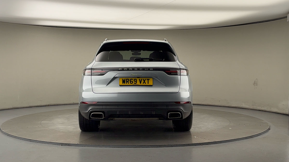 Porsche Cayenne Image 4