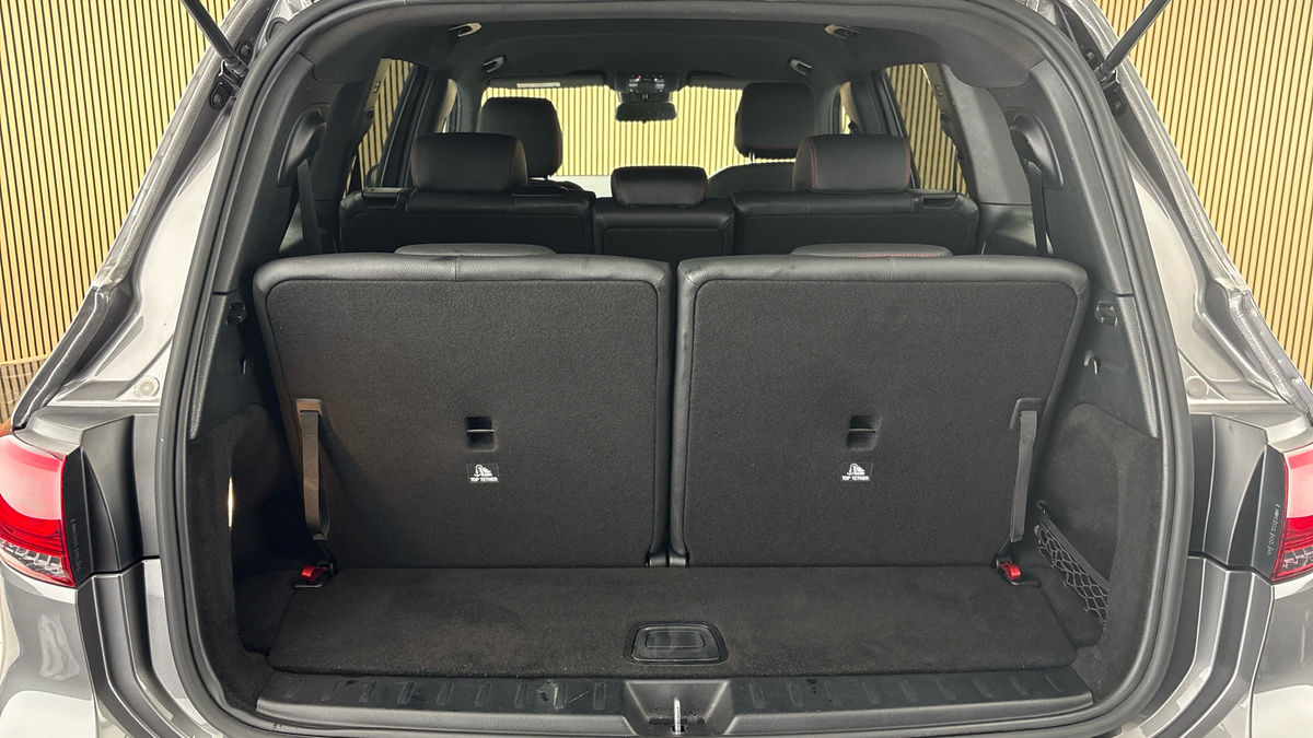 Mercedes-Benz GLB Image 11