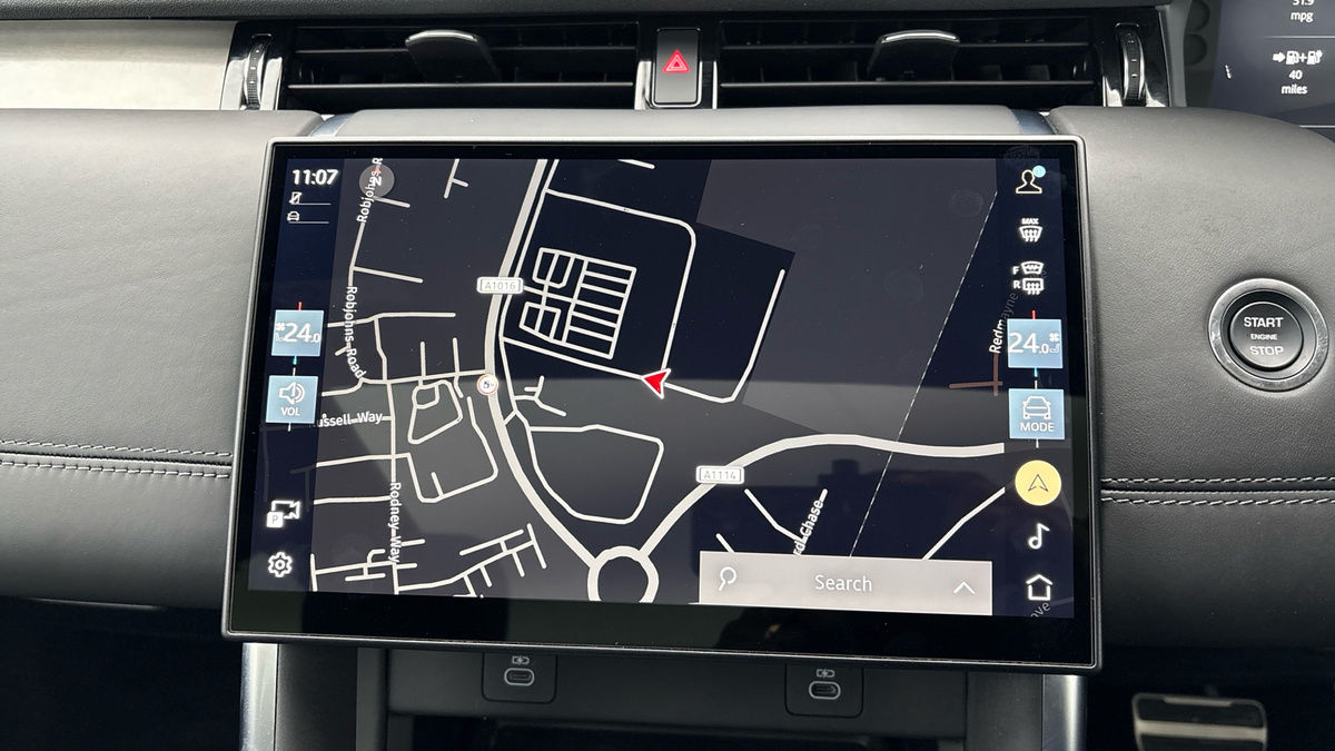 Land Rover Discovery Sport Image 17