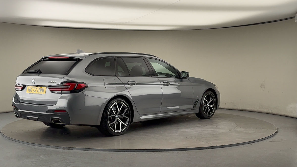 BMW 5 Series Image 21