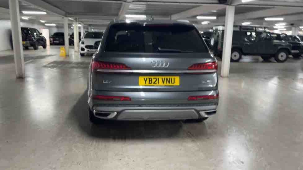 More views of Audi Q7