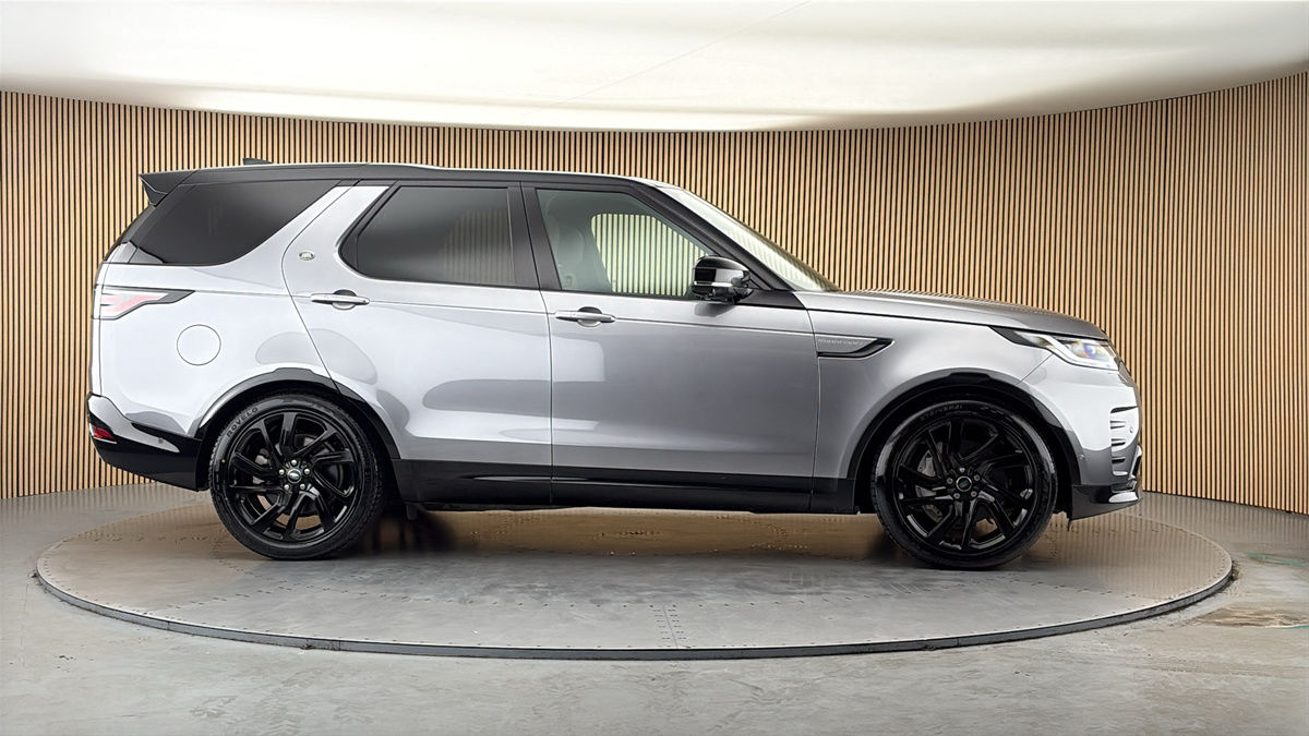 More views of Land Rover Discovery