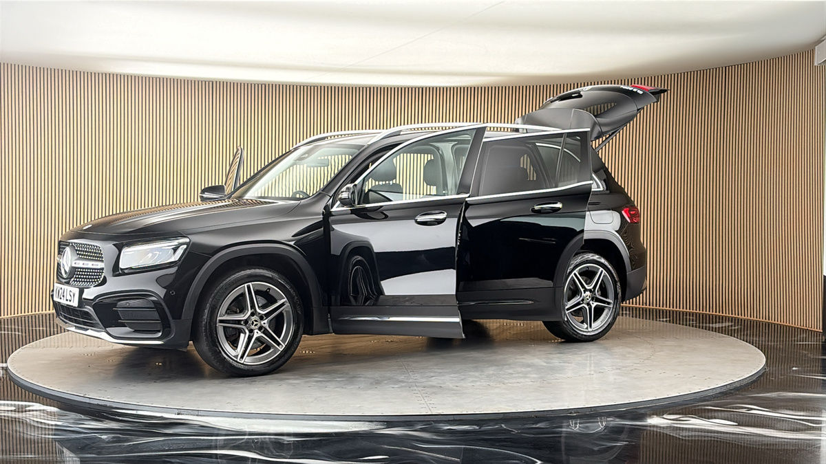 More views of Mercedes-Benz GLB