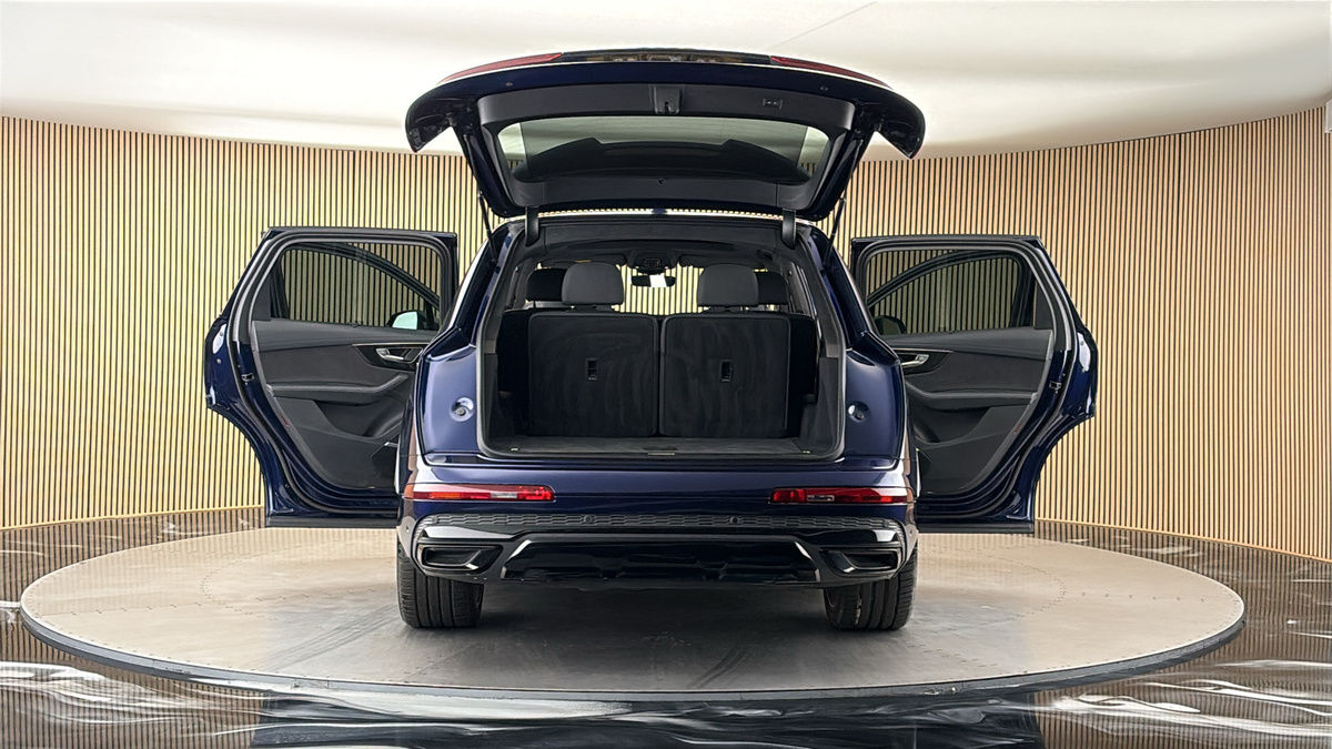 More views of Audi Q7