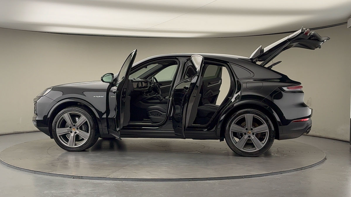 More views of Porsche Cayenne