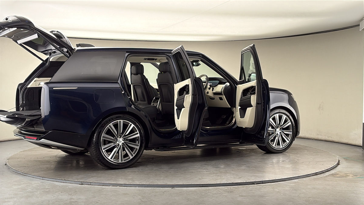 More views of Land Rover Range Rover