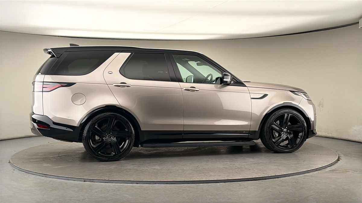 More views of Land Rover Discovery