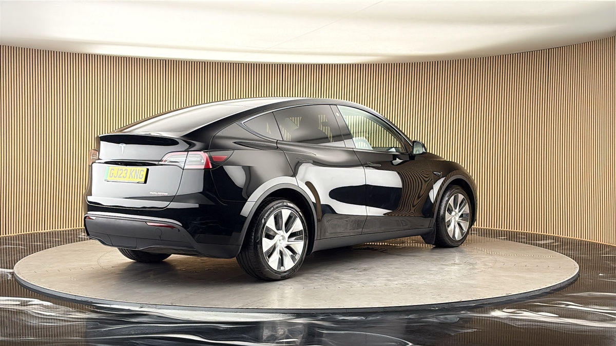 Tesla Model Y Image 21