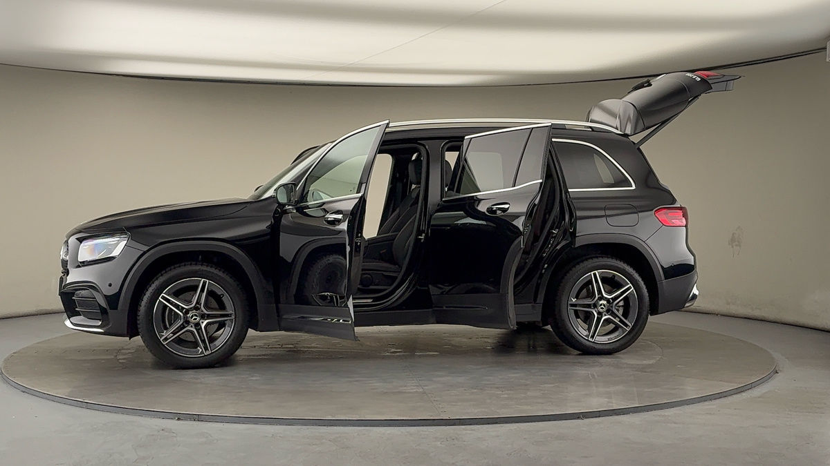 More views of Mercedes-Benz GLB