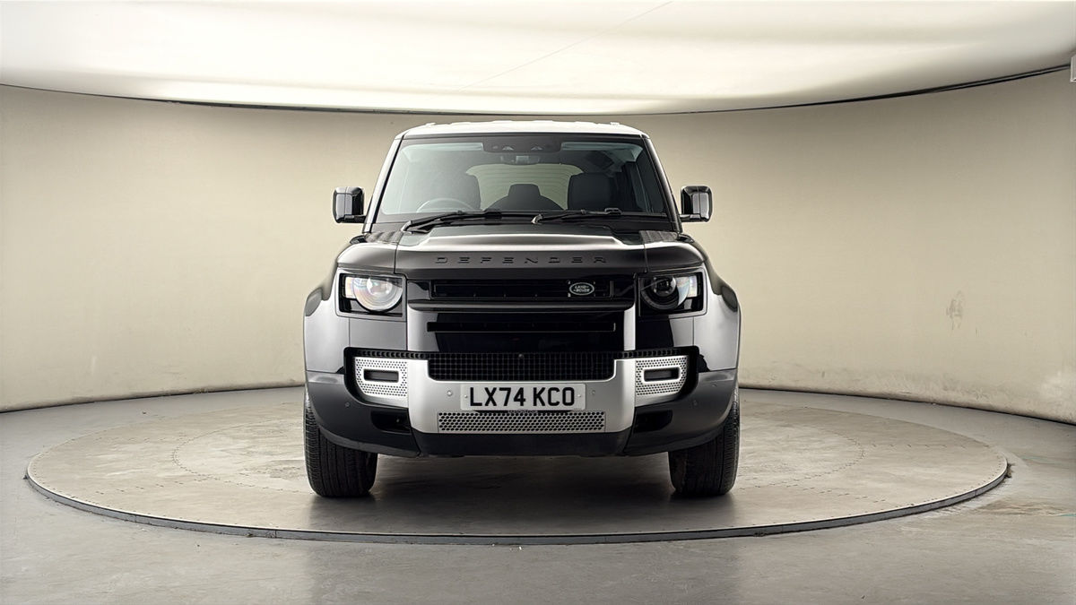 Land Rover Defender 110 Image 3