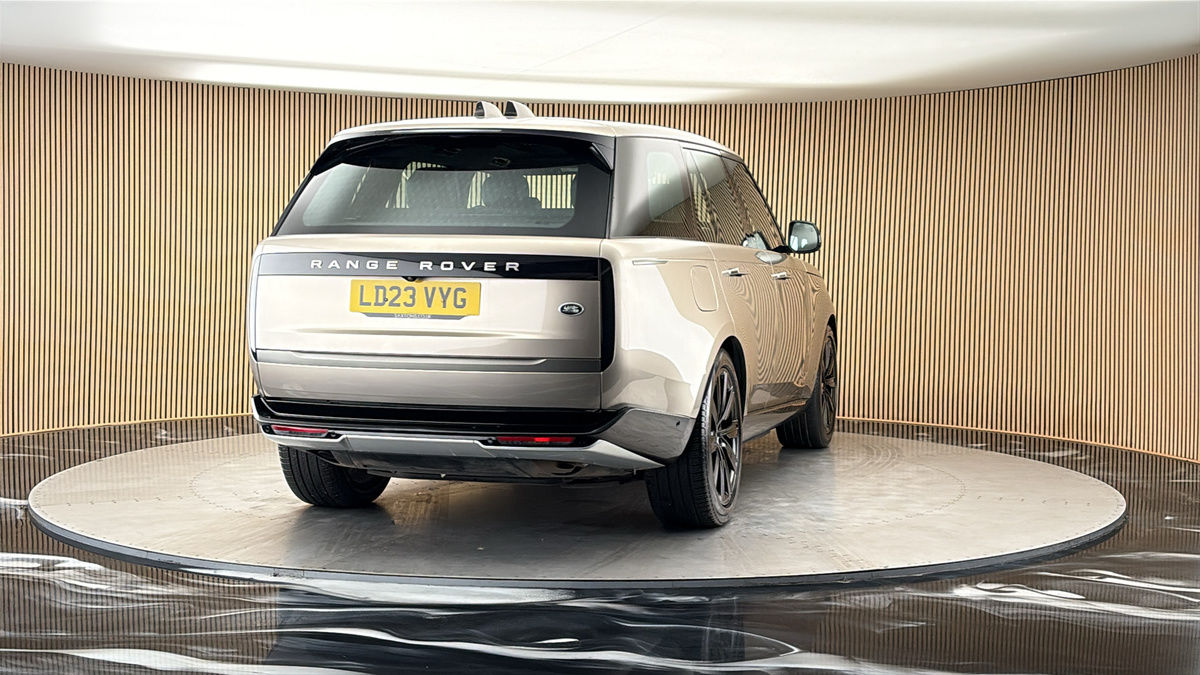 More views of Land Rover Range Rover