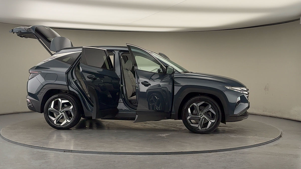 More views of Hyundai TUCSONix35