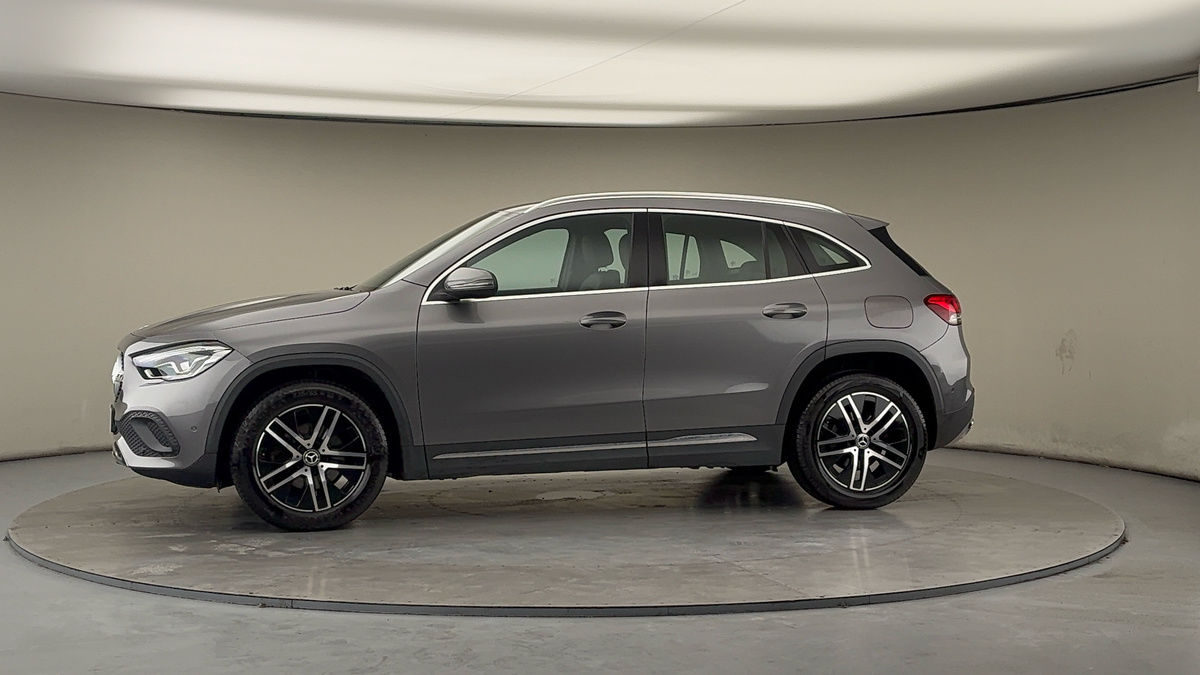 More views of Mercedes-Benz GLA