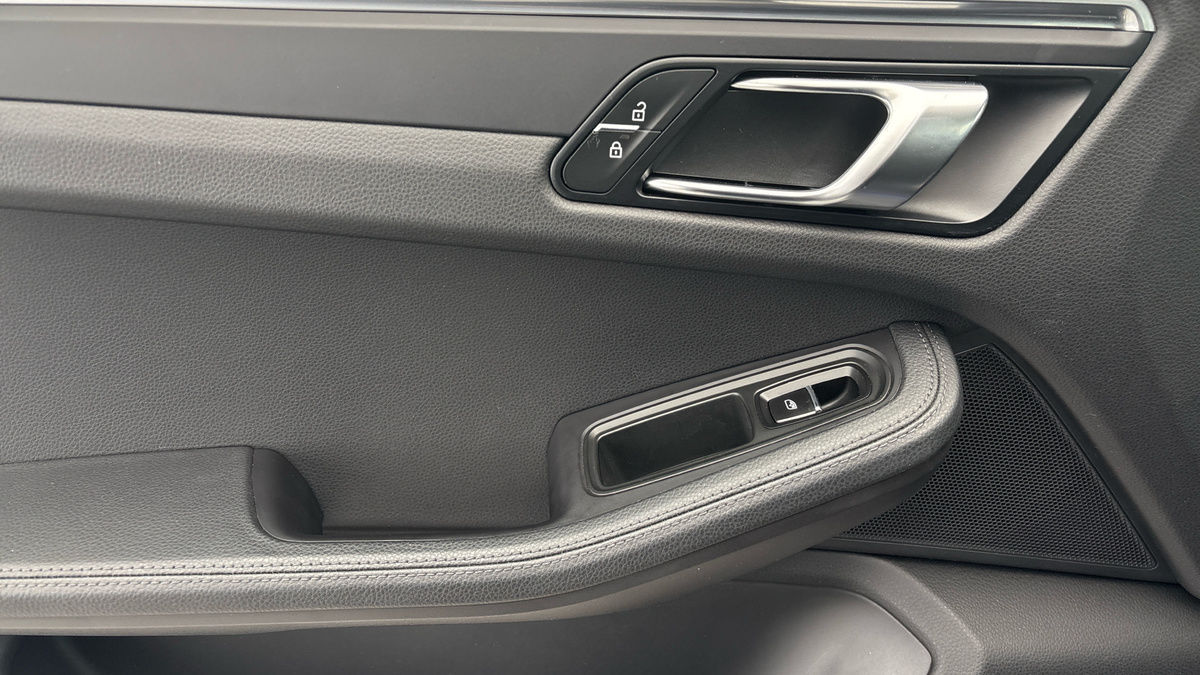 Porsche Macan Image 19