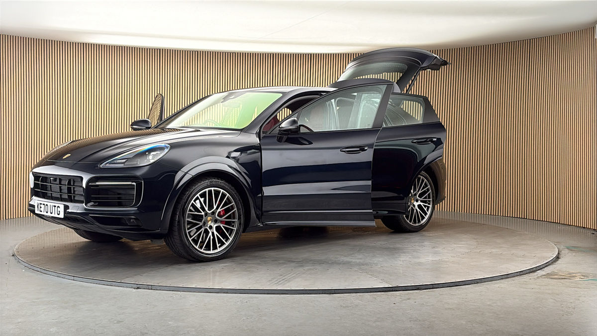 Porsche Cayenne Image 22