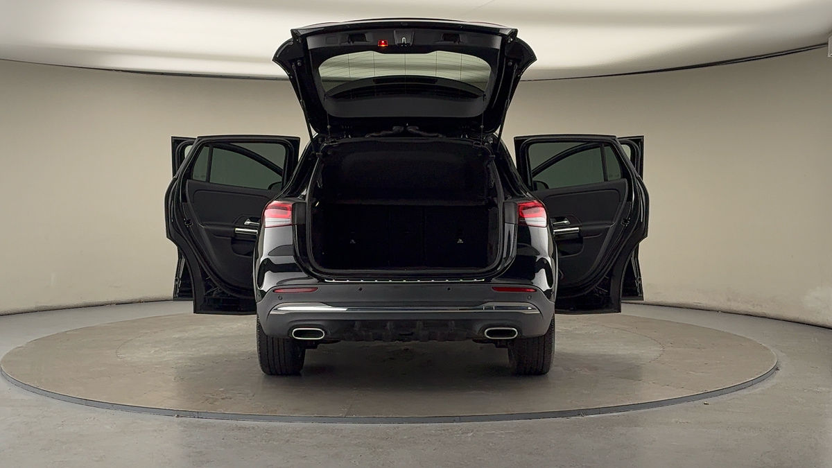 More views of Mercedes-Benz GLA