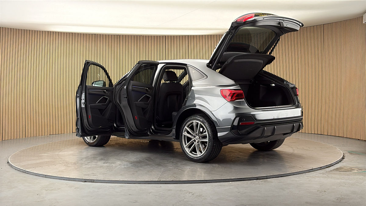 More views of Audi Q3