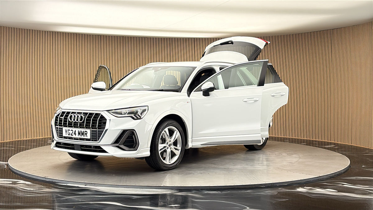 More views of Audi Q3
