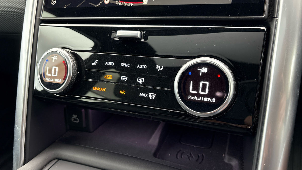 Land Rover Discovery Image 25