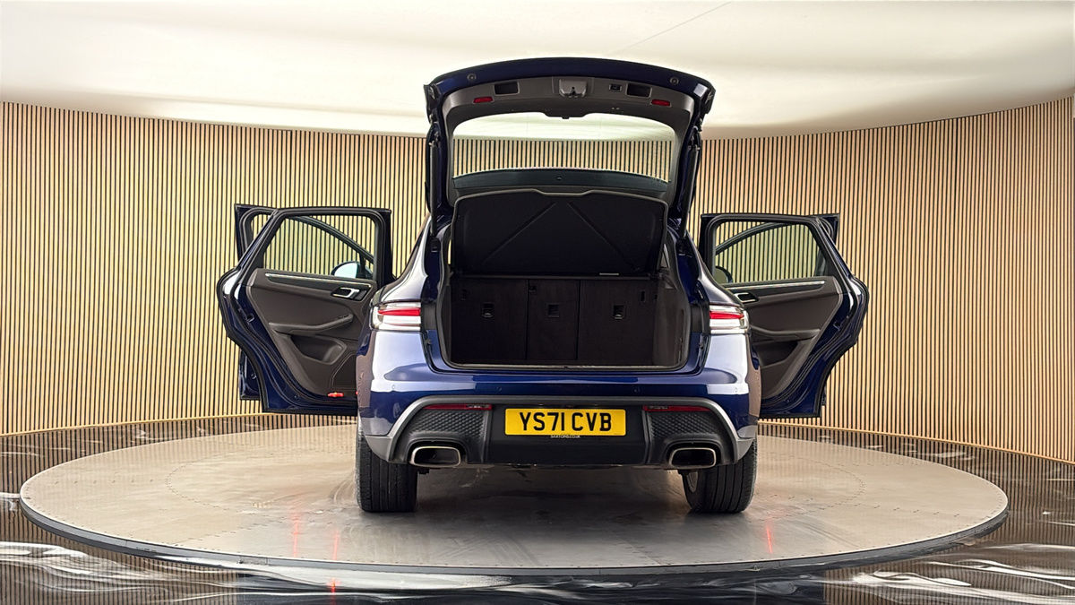 More views of Porsche Macan