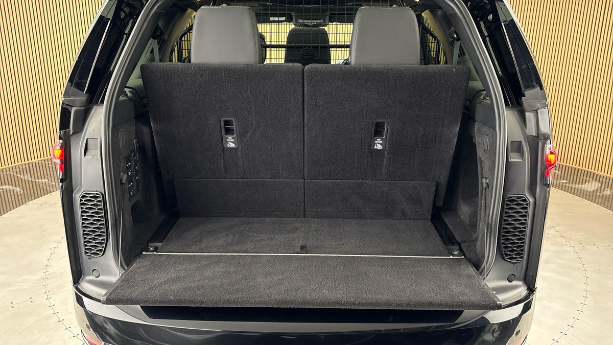 Land Rover Discovery Image 11