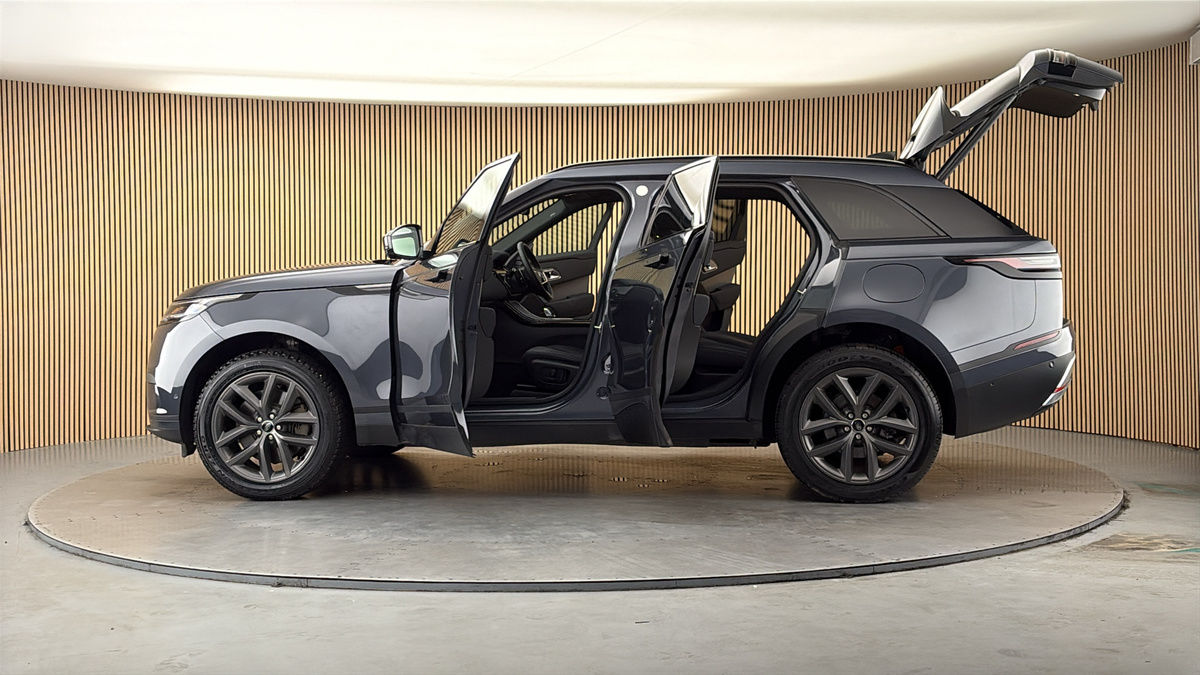 More views of Land Rover Range Rover Velar