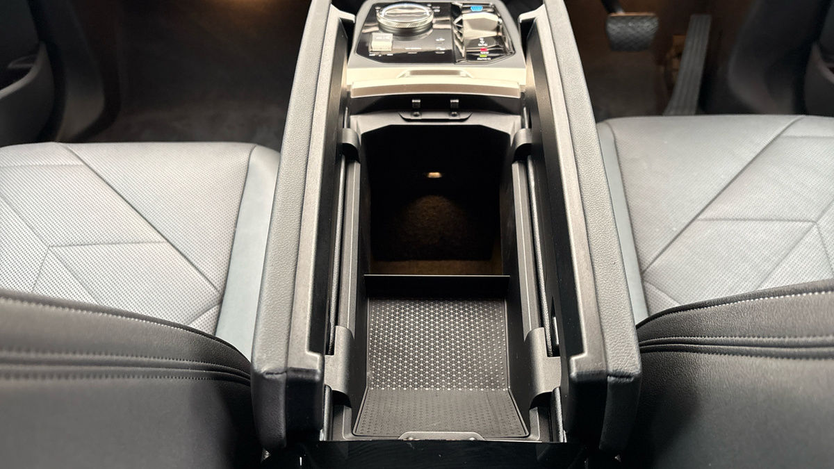 BMW iX Image 27