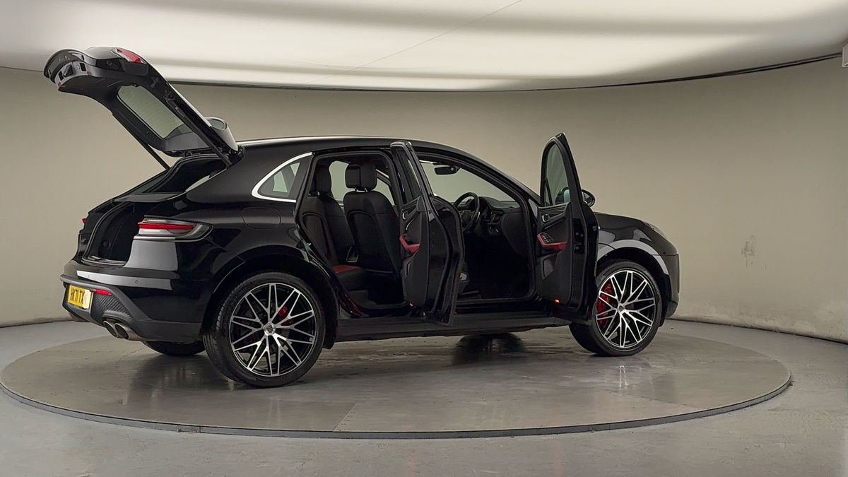 More views of Porsche Macan