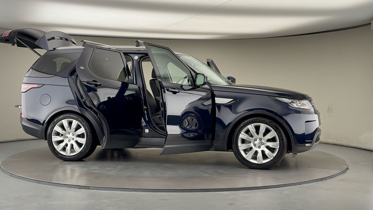 More views of Land Rover Discovery