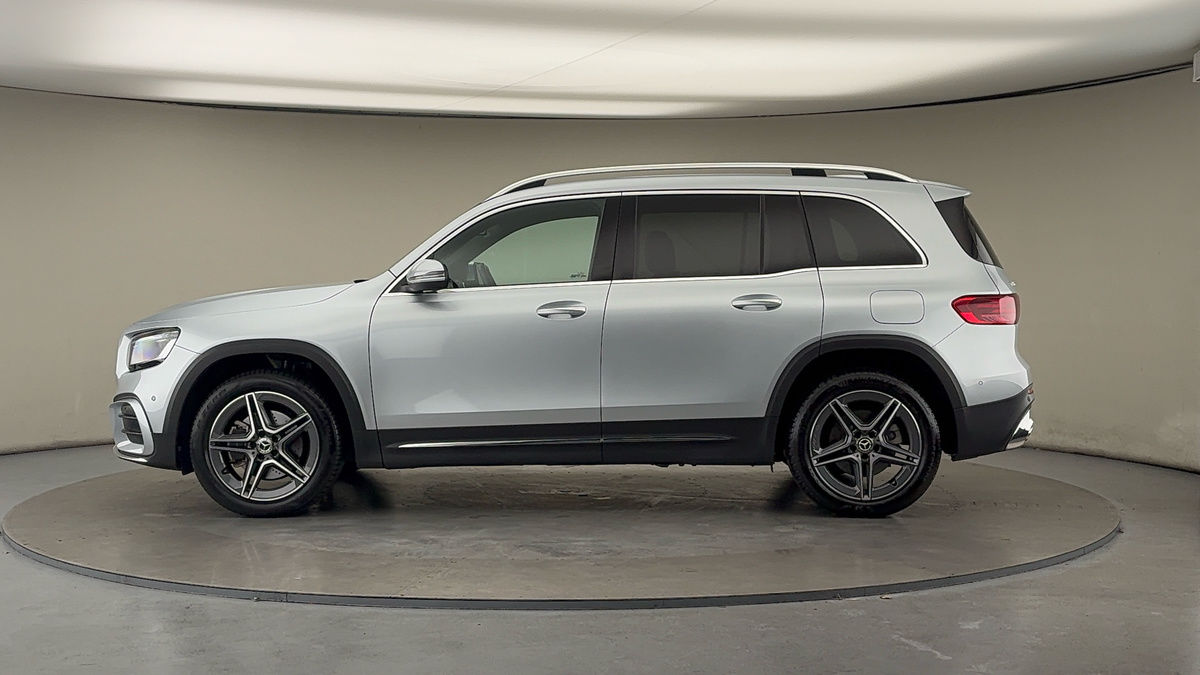 Mercedes-Benz GLB Image 15