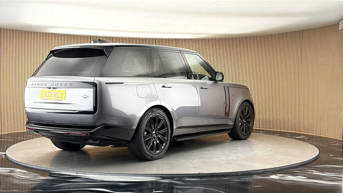More views of Land Rover Range Rover