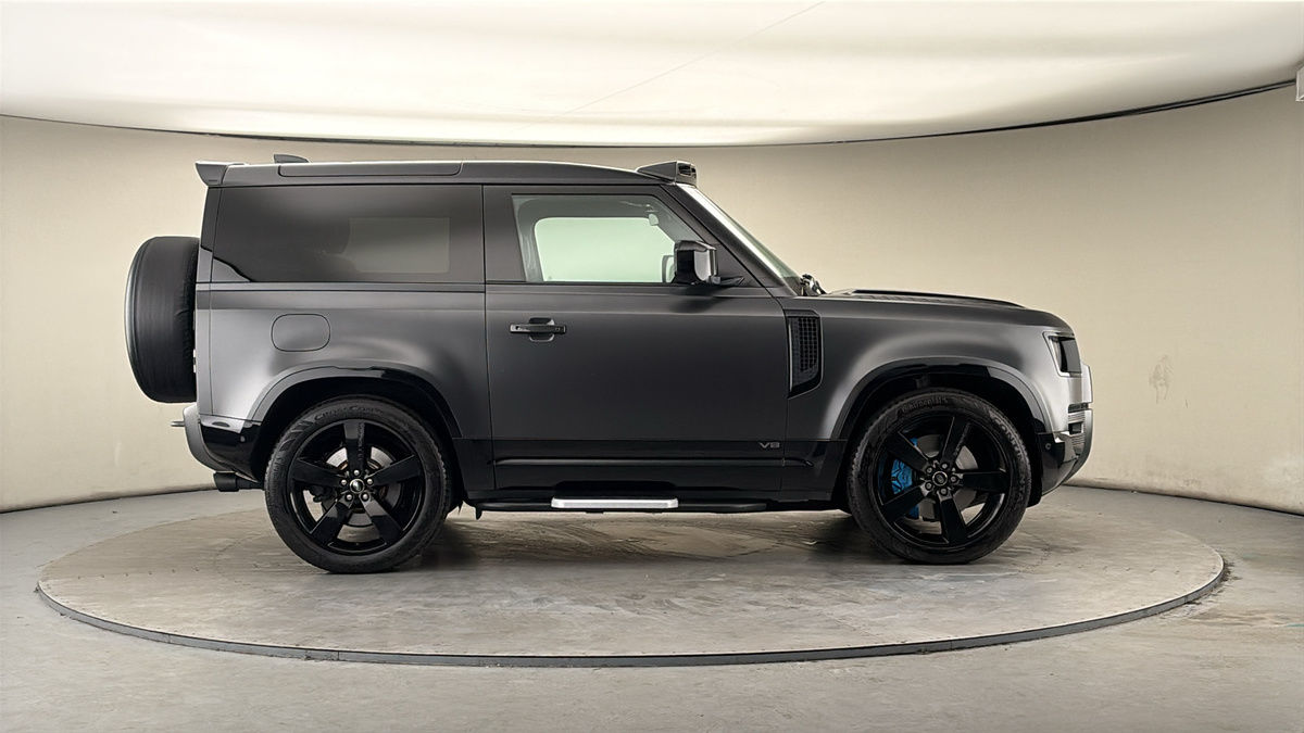 More views of Land Rover Defender 90