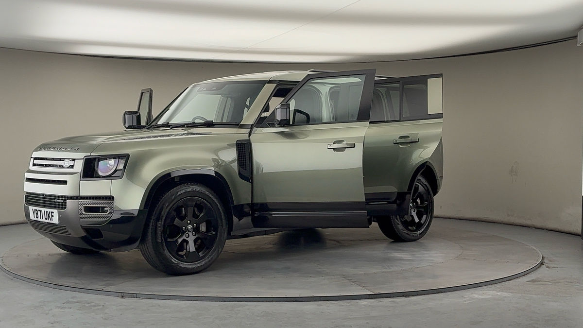 Land Rover Defender 110 Image 22