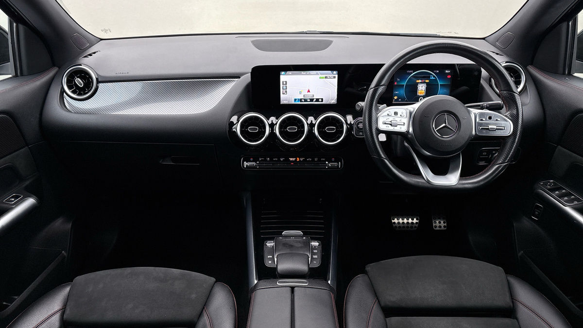 Mercedes-Benz GLA Image 24