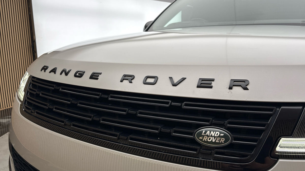 Land Rover Range Rover Sport Image 24