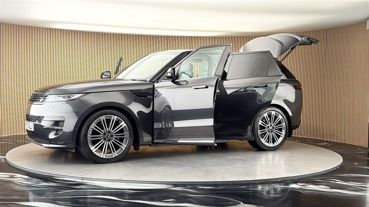 More views of Land Rover Range Rover Sport