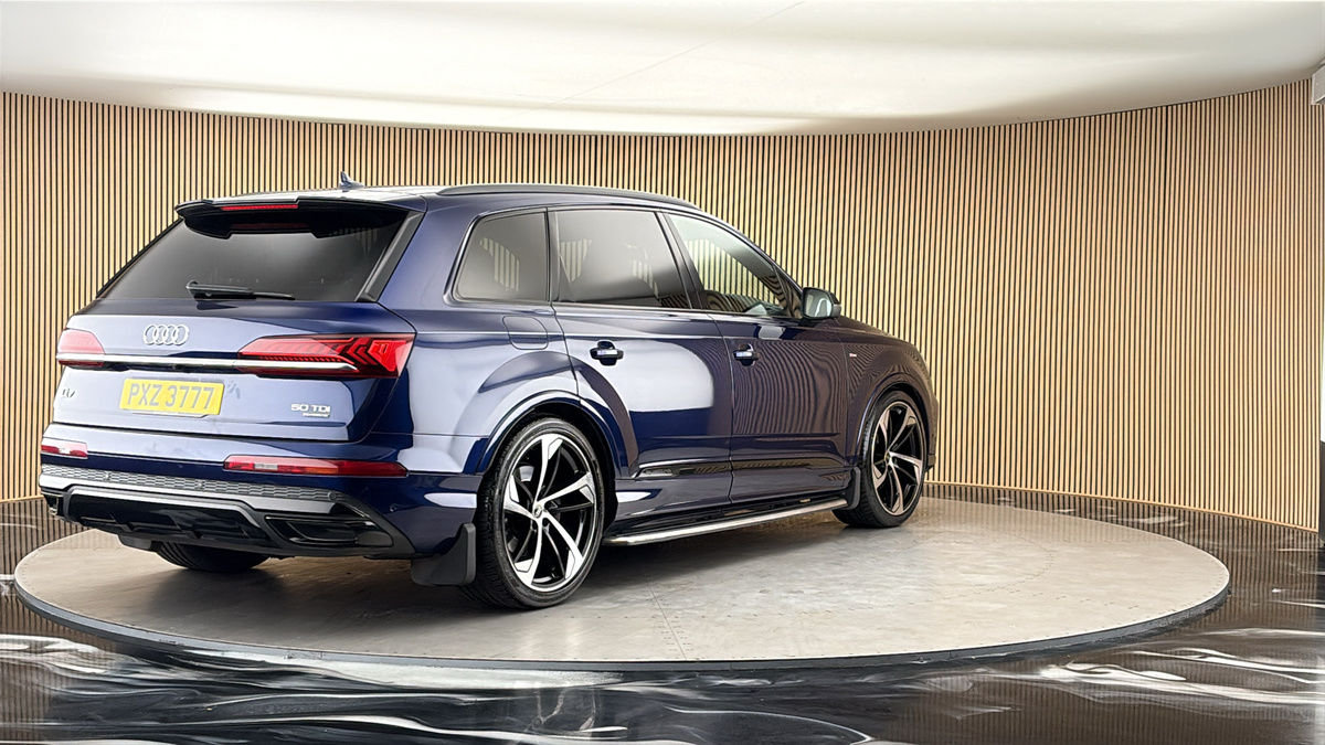 More views of Audi Q7