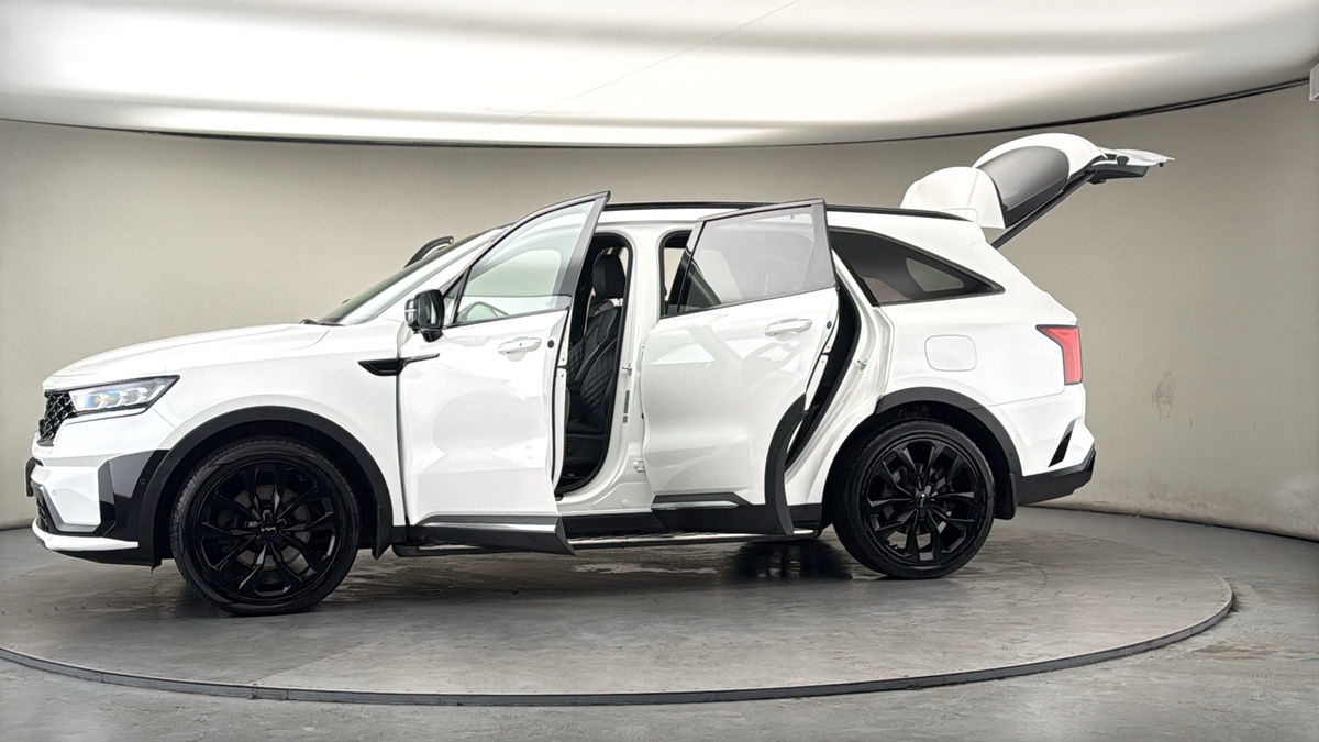 More views of Kia Sorento