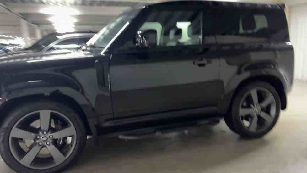 More views of Land Rover Defender 90