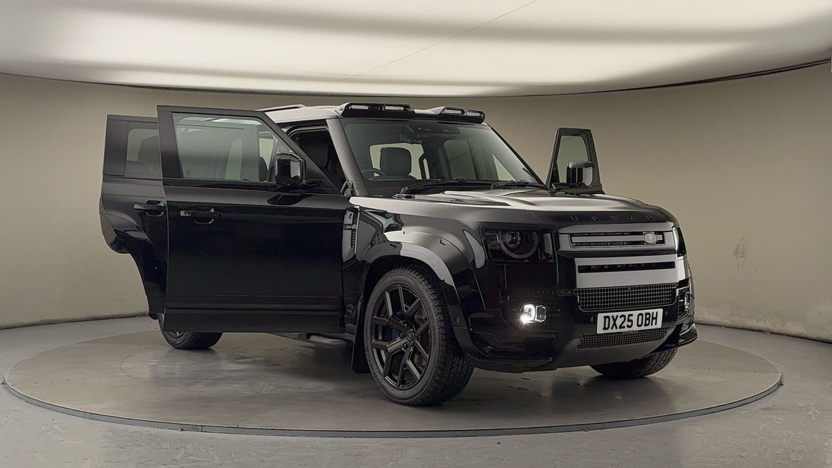 More views of Land Rover Defender 110