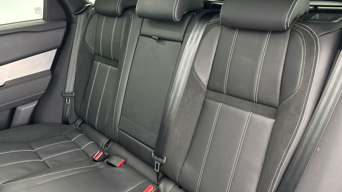 Land Rover Range Rover Velar Image 8