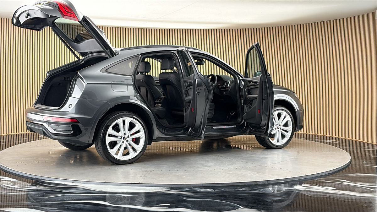 More views of Audi Q5