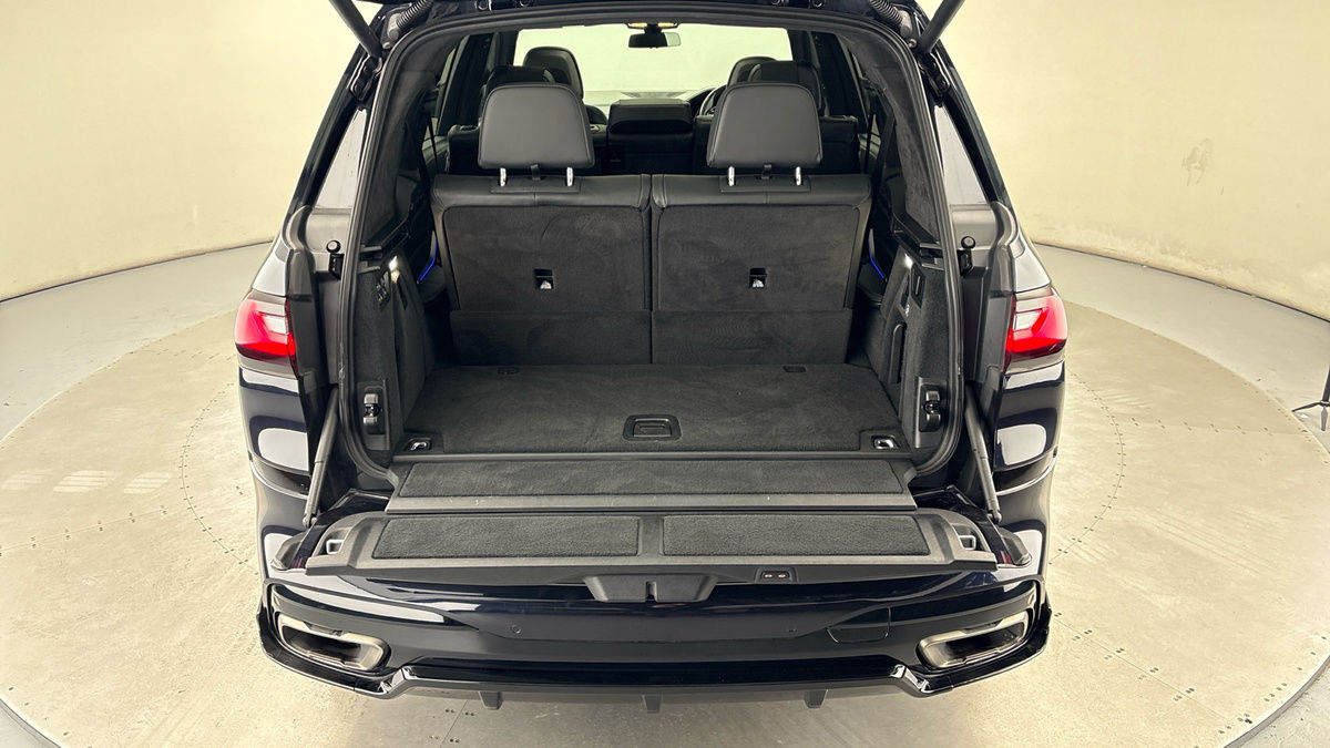 BMW X7 Image 11