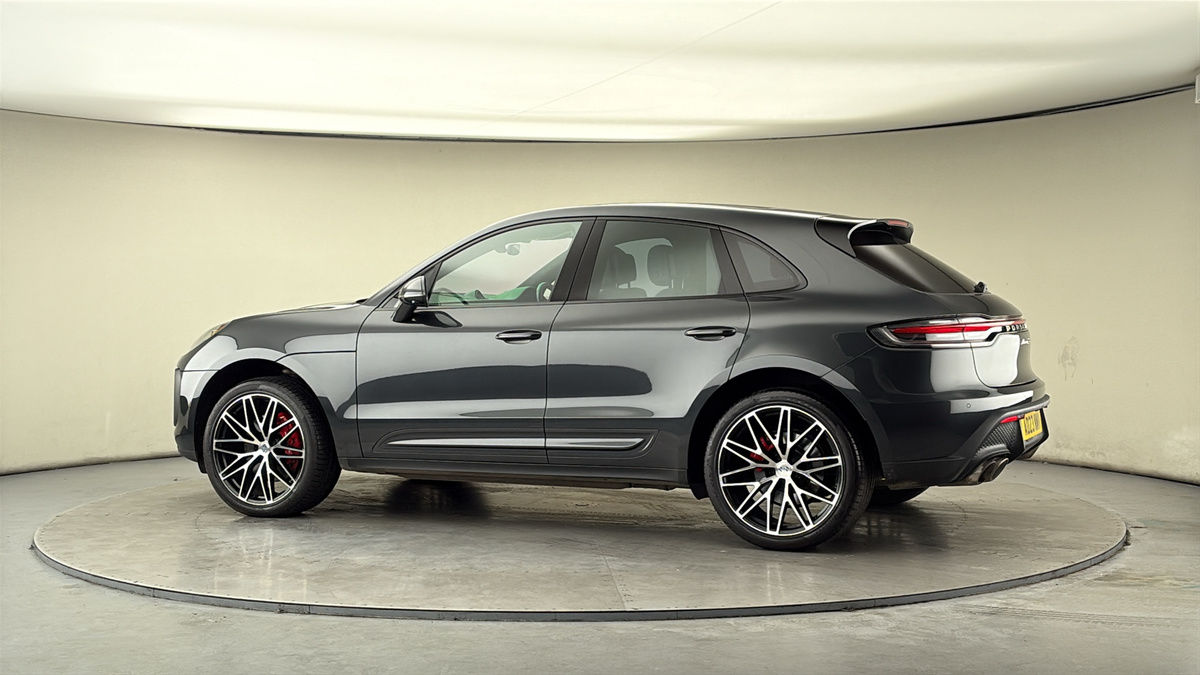 More views of Porsche Macan
