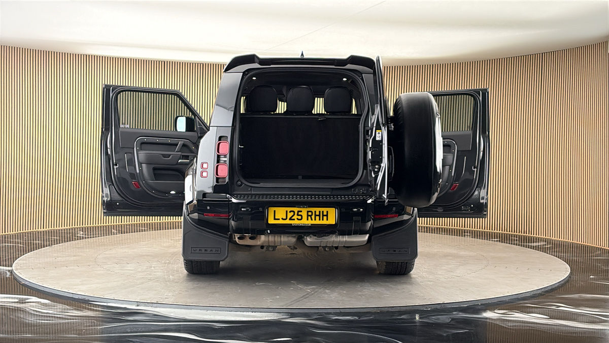 More views of Land Rover Defender 90