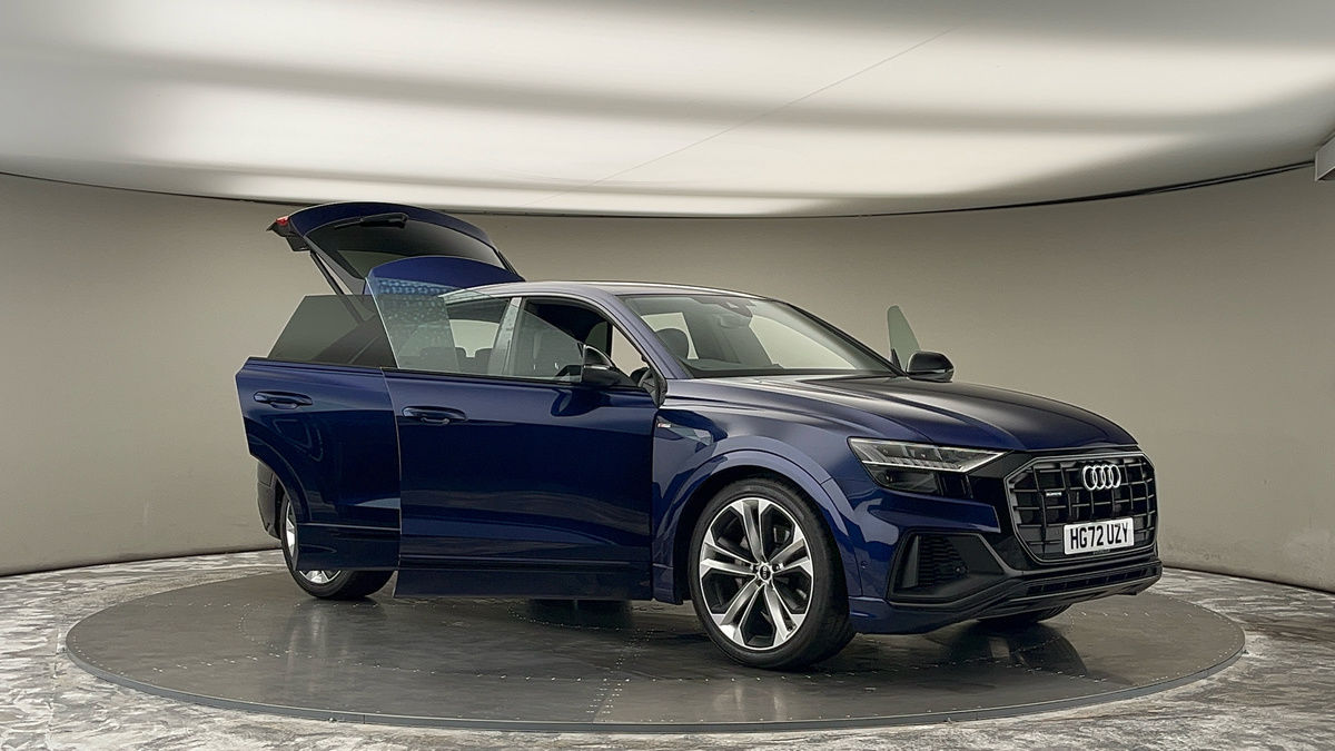 More views of Audi Q8