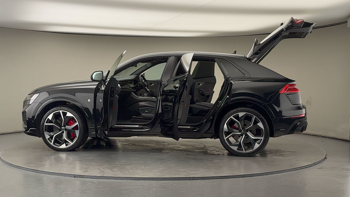 More views of Audi RSQ8