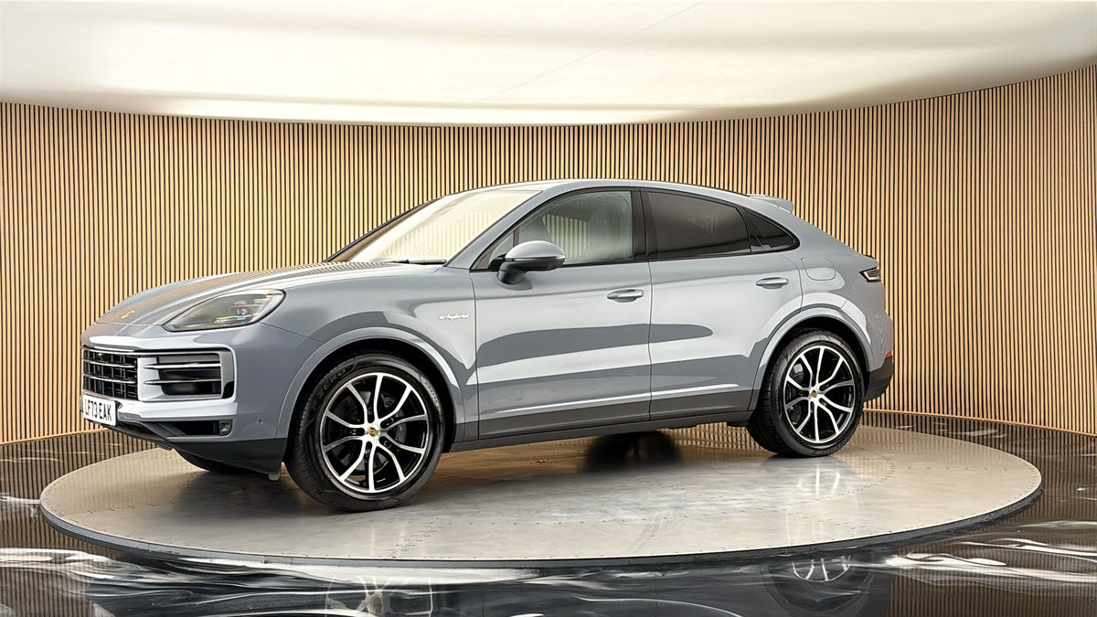 More views of Porsche Cayenne